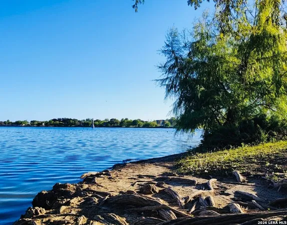 $595 | 1539 West Woodlawn Avenue, Unit 2, San Antonio, TX 78201