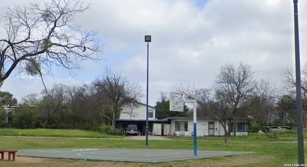 $595 | 1539 West Woodlawn Avenue, Unit 2, San Antonio, TX 78201