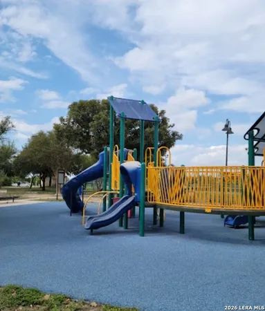 $595 | 1539 West Woodlawn Avenue, Unit 2, San Antonio, TX 78201