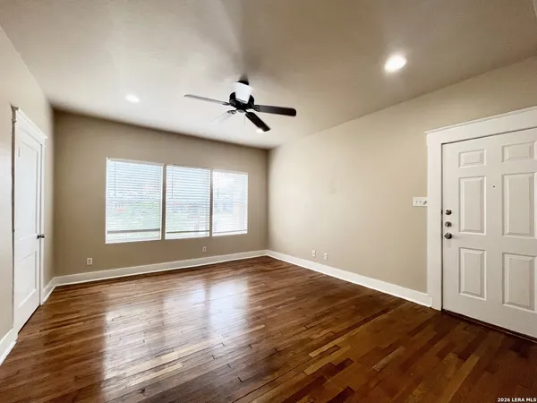 $595 | 1539 West Woodlawn Avenue, Unit 2, San Antonio, TX 78201