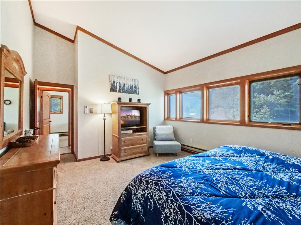 530 Tennis Club Road, Unit 1330 Keystone, CO 80435 - Photo 26 of 35 Large En-suite On Second Floor With A/C