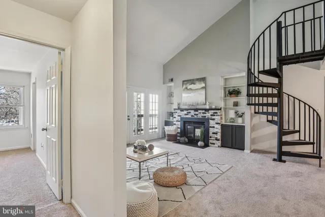 a view of a livingroom with furniture and a livingroom
