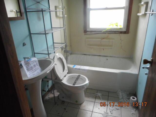 62 South Hampton Road Columbus, OH 43213 - Photo 5 of 8