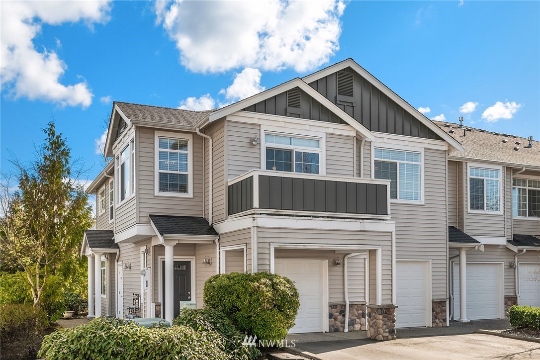 1855 Trossachs Boulevard Southeast, Unit 605 Sammamish, WA 98075 - Photo 1 of 15