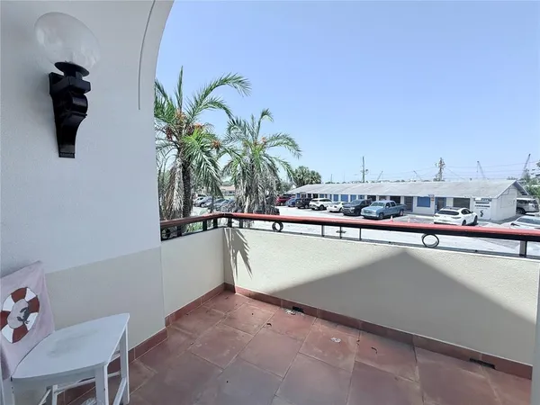 $1,800 | 735 Dodecanese Boulevard, Tarpon Springs, FL 34689