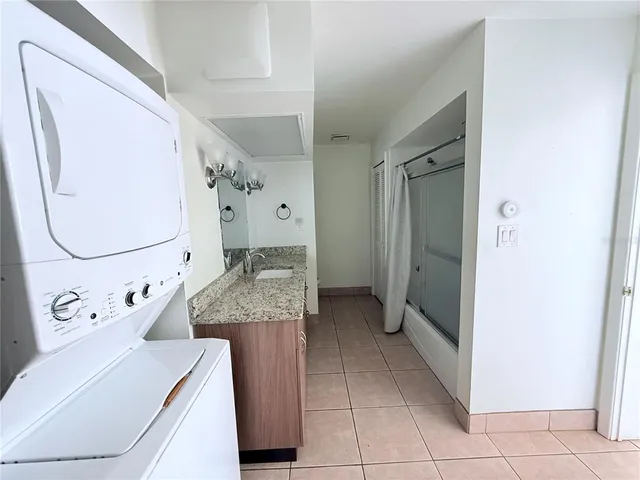 $1,800 | 735 Dodecanese Boulevard, Tarpon Springs, FL 34689