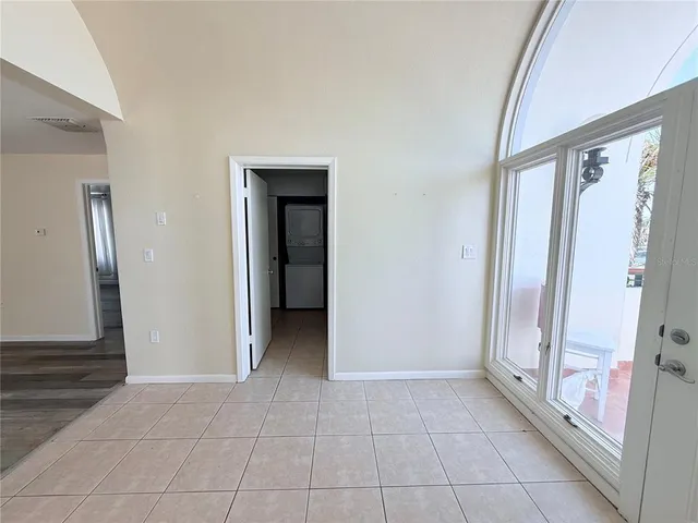 $1,800 | 735 Dodecanese Boulevard, Tarpon Springs, FL 34689