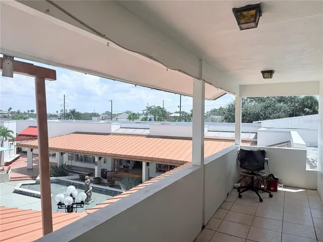 $1,800 | 735 Dodecanese Boulevard, Tarpon Springs, FL 34689