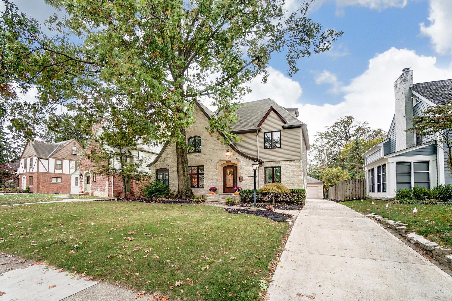 2471 Coventry Road Columbus, OH 43221 - Photo 3 of 45
