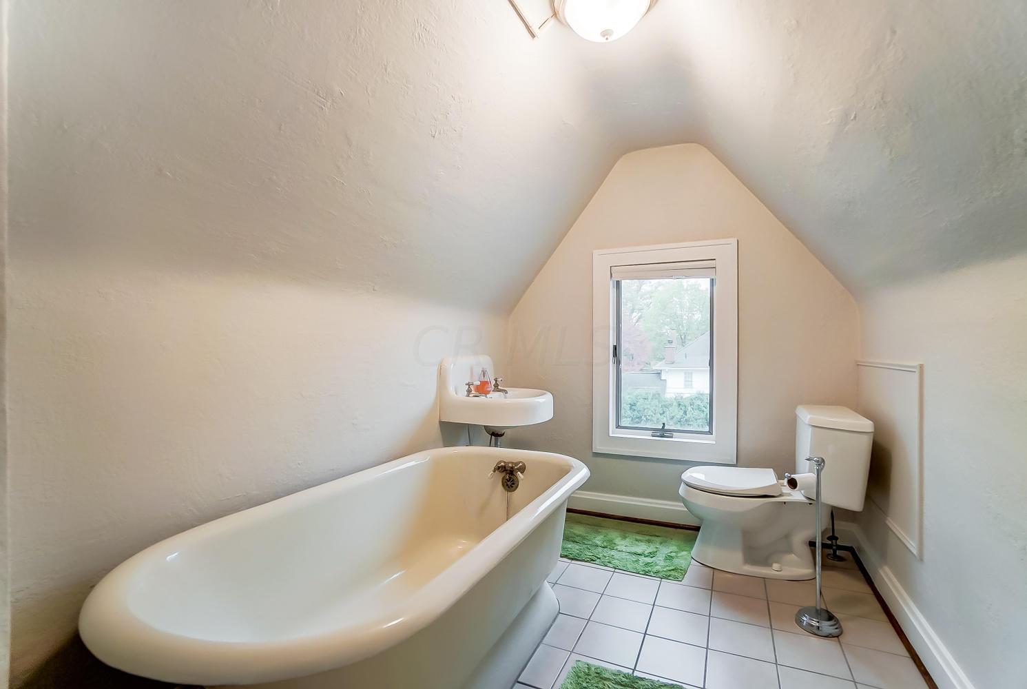 2471 Coventry Road Columbus, OH 43221 - Photo 37 of 45
