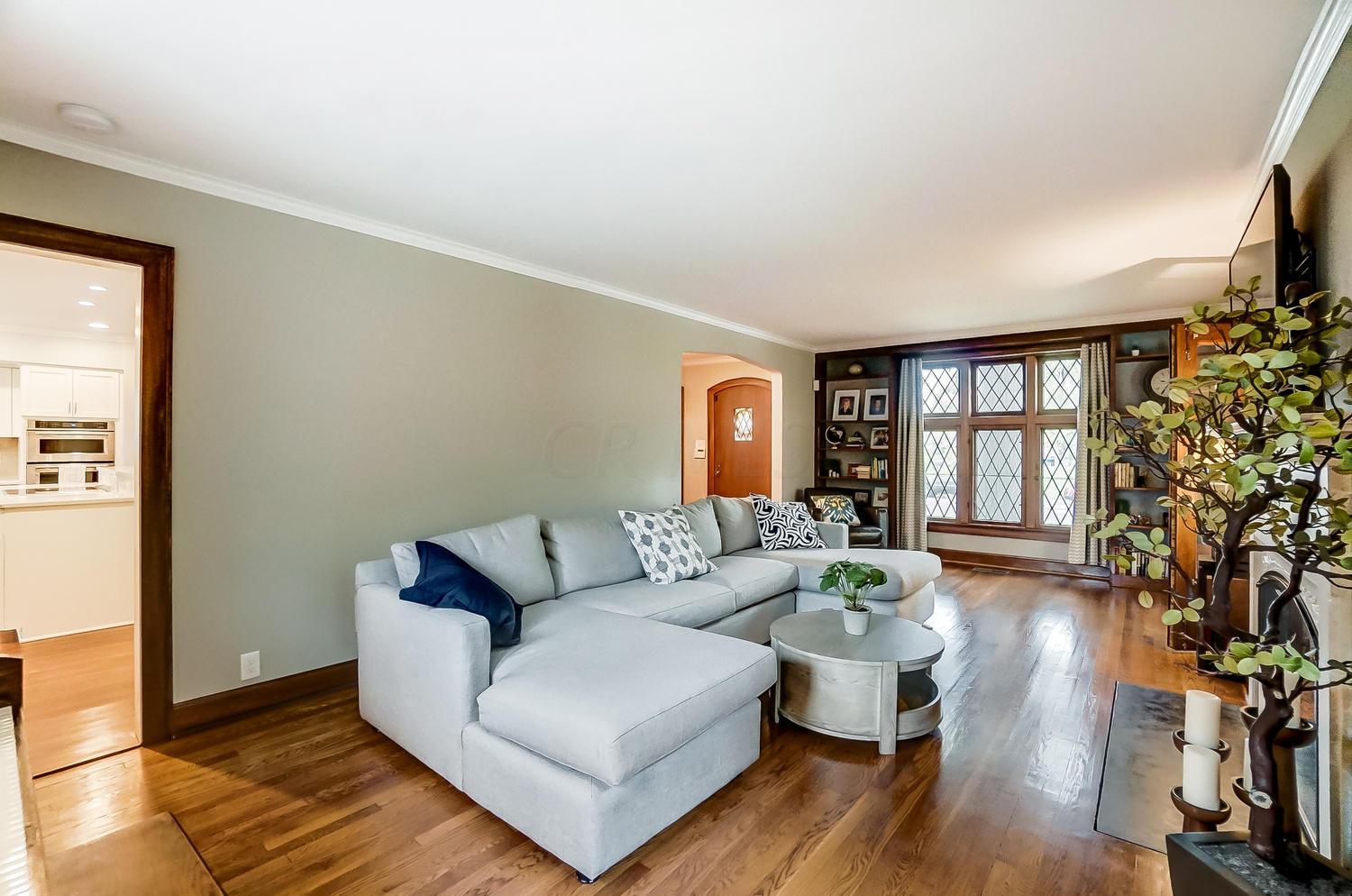 2471 Coventry Road Columbus, OH 43221 - Photo 8 of 45