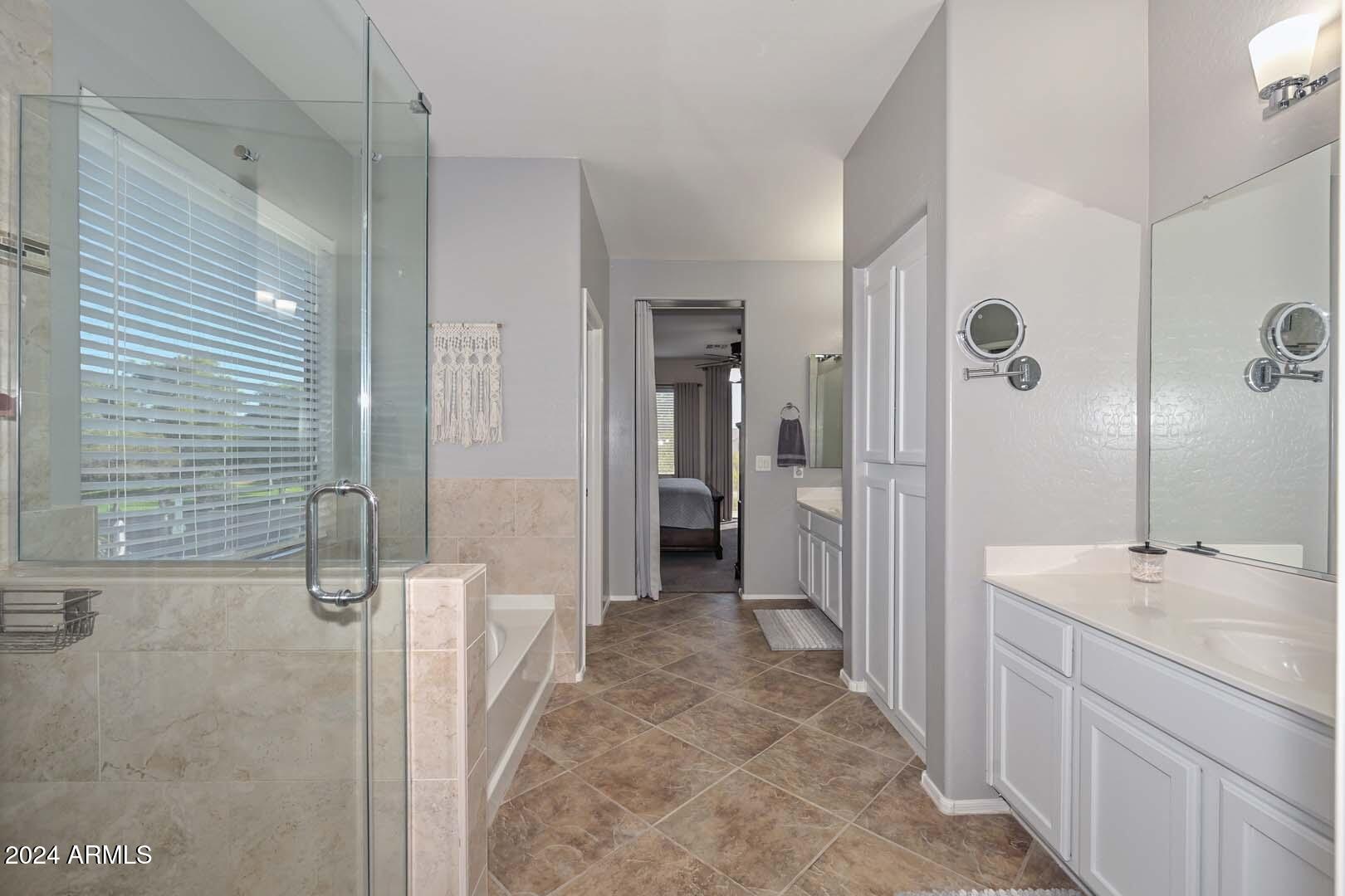 13733 West Redfield Road Surprise, AZ 85379 - Photo 21 of 68 Primary Bath2 (1)