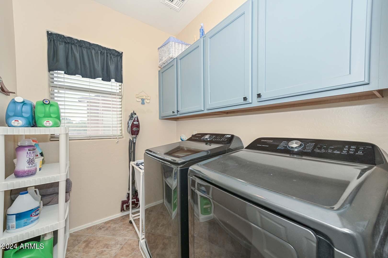 13733 West Redfield Road Surprise, AZ 85379 - Photo 30 of 68 Upstairs Laundry Room (1)