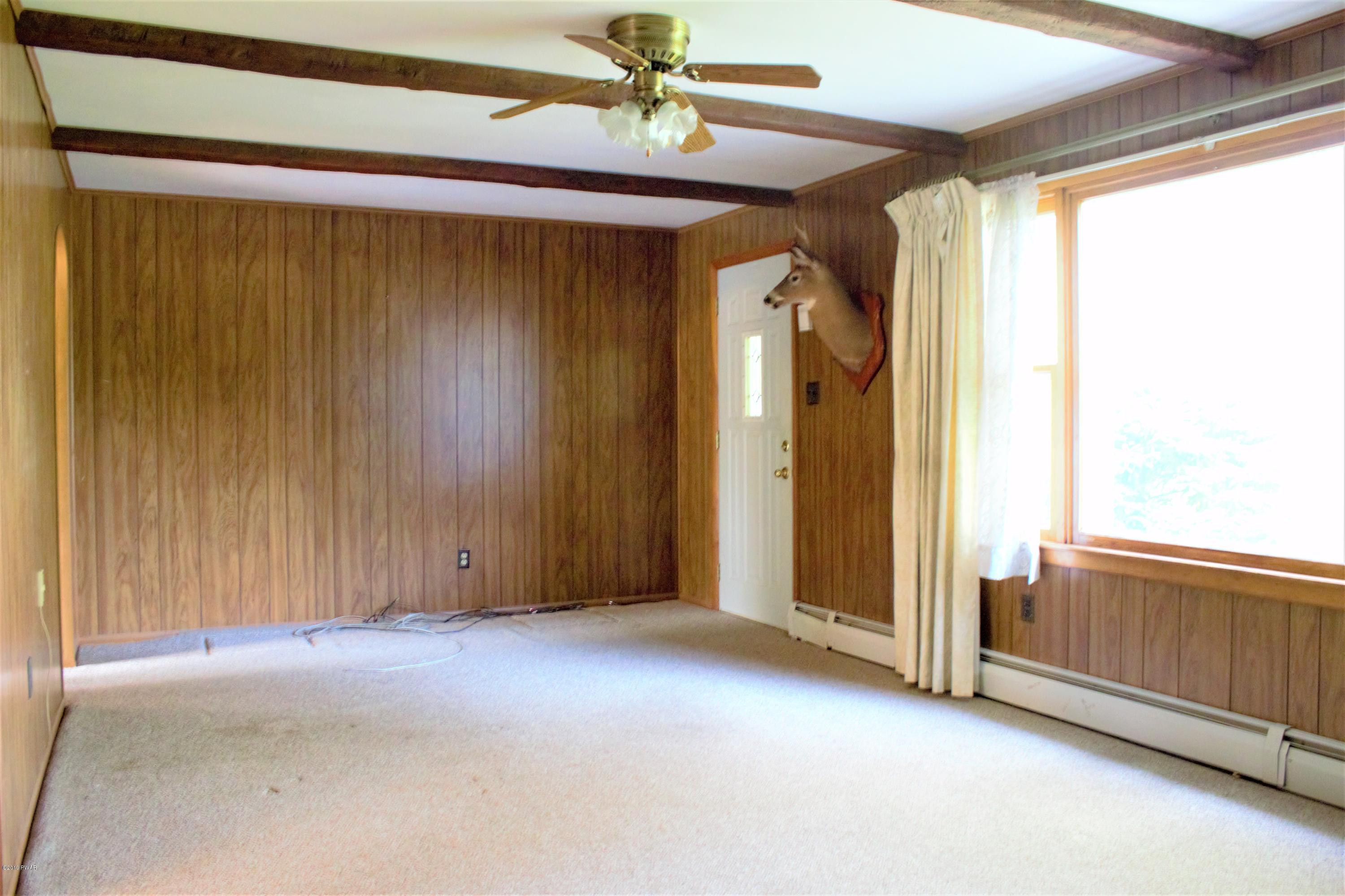 19 Maple Street Waymart, PA 18472 - Photo 5 of 27 IMG_2531 (2)