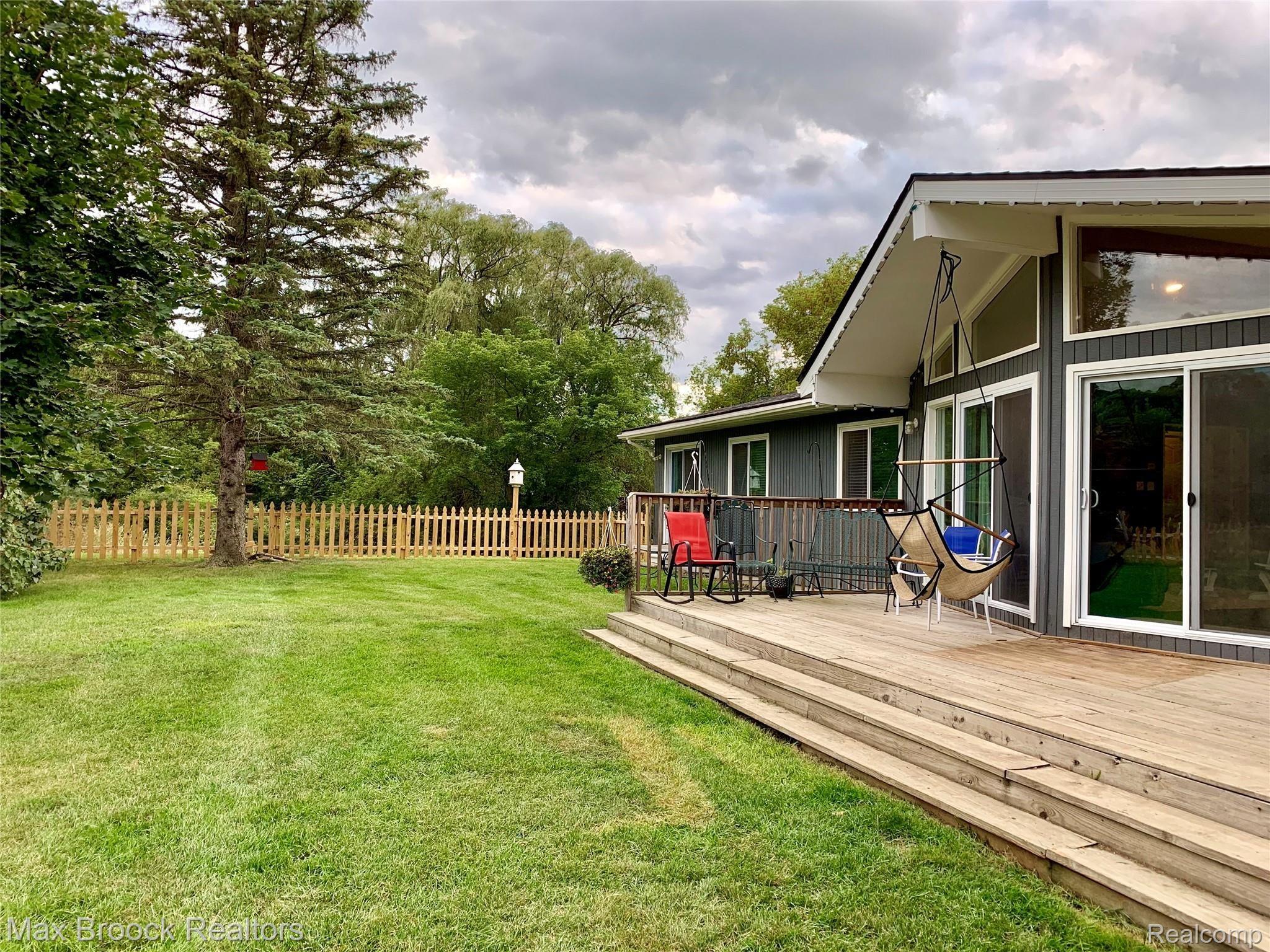 7751 Farley Road Pinckney, MI 48169 - Photo 2 of 55 5A1458D6-334D-47BA-B6D2-1C9B92560C0D.jpeg