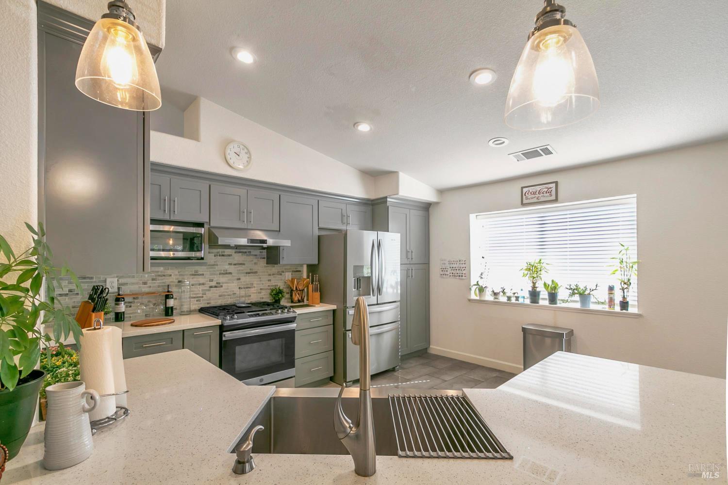 3257 Vista Del Lago Way Fairfield, CA 94533 - Photo 17 of 46