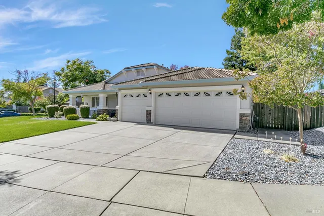 $3,500 | 3257 Vista Del Lago Way, Fairfield, CA 94533