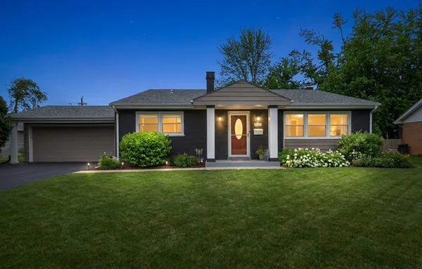$385,000 | 474 Linn Avenue, Crystal Lake, IL 60014