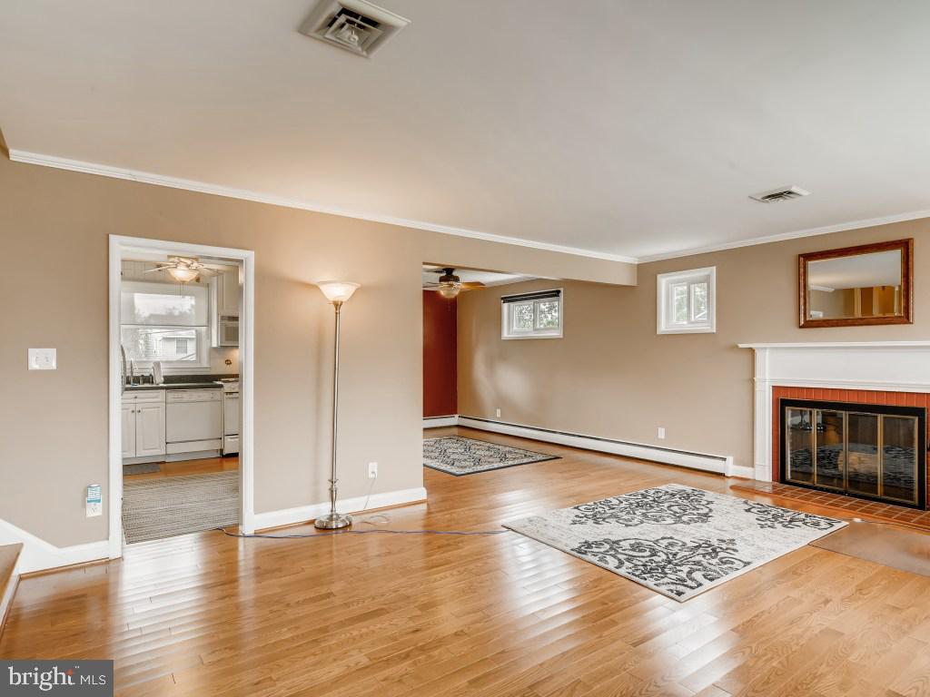 1615 Alston Road Towson, MD 21204 - Photo 4 of 33 Gallery Image 4