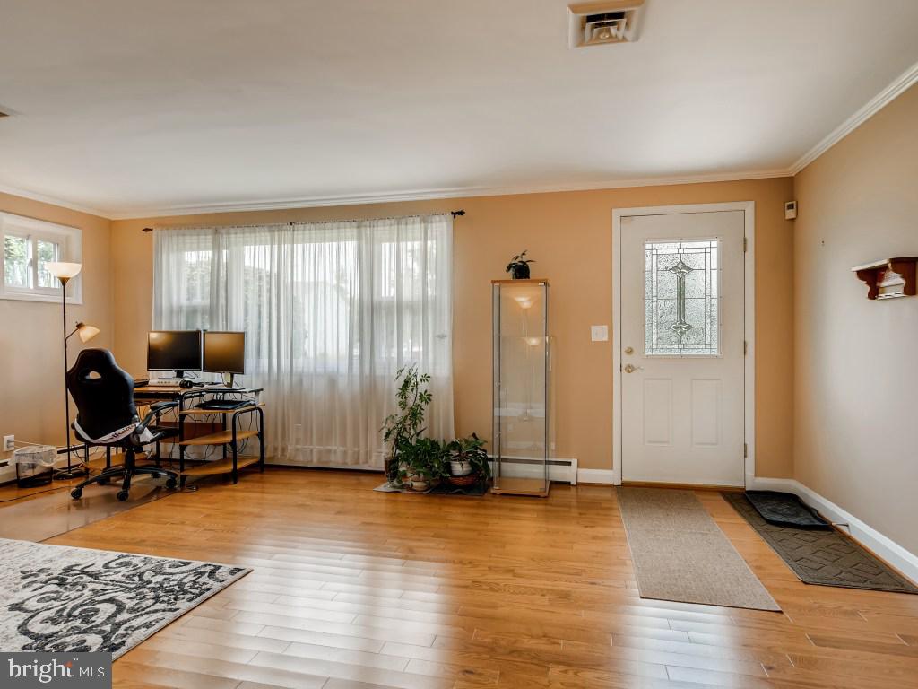 1615 Alston Road Towson, MD 21204 - Photo 6 of 33 Gallery Image 6