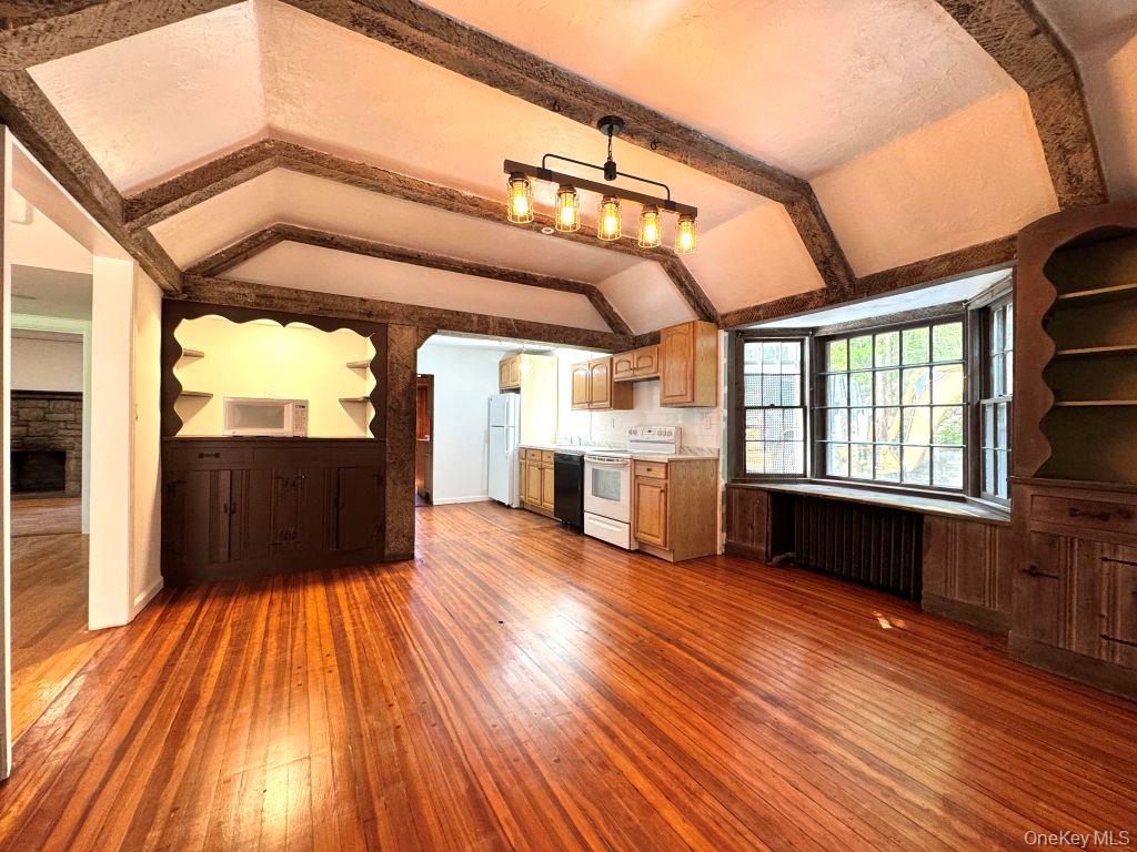 560 Taxter Road Elmsford, NY 10523 - Photo 4 of 39