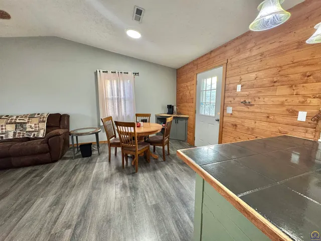 $149,000 | 621 Illinois Street, Alma, KS 66401