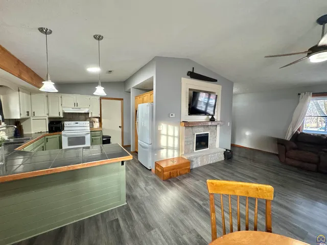 $149,000 | 621 Illinois Street, Alma, KS 66401