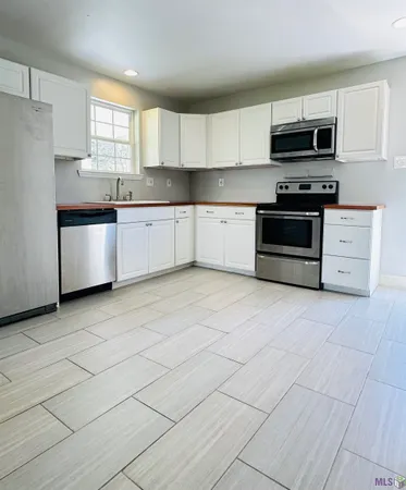 $2,600 | 376 Croydon Avenue, Baton Rouge, LA 70806