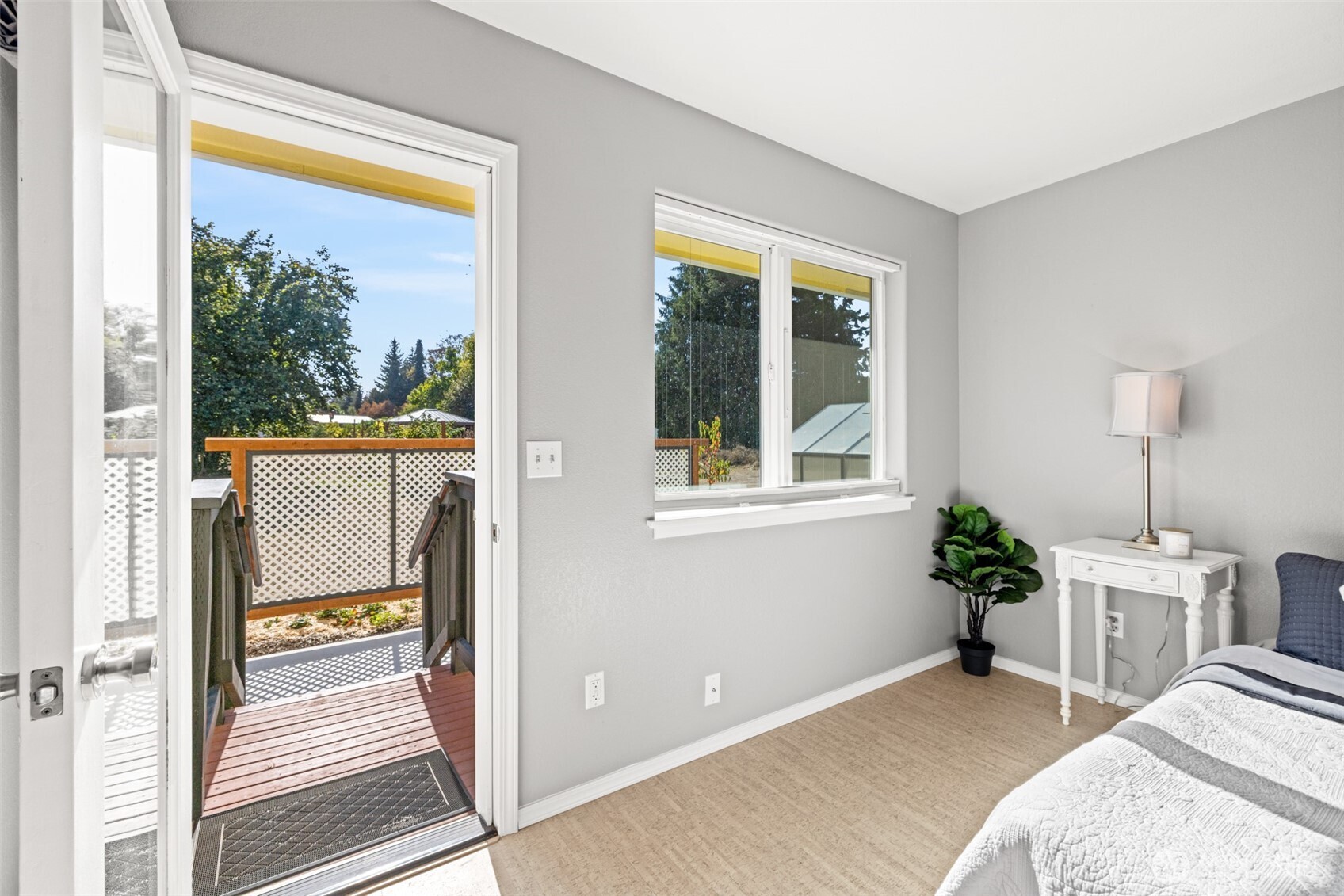 92 Robbins Road Sequim, WA 98382 - Photo 17 of 39 a bedroom with a bed and a window