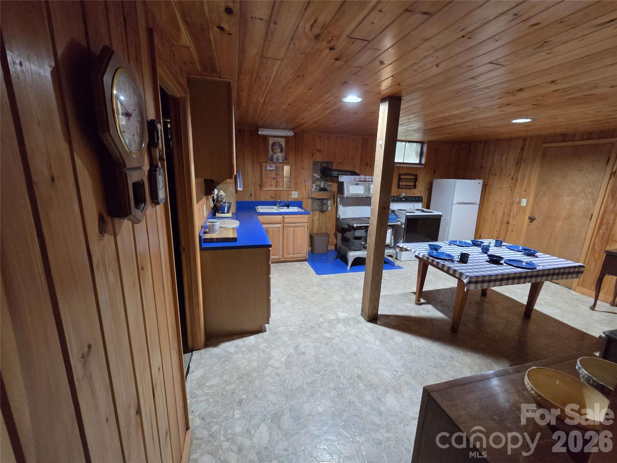 692 Buck Hill Road Newland, NC 28657 - Photo 27 of 31