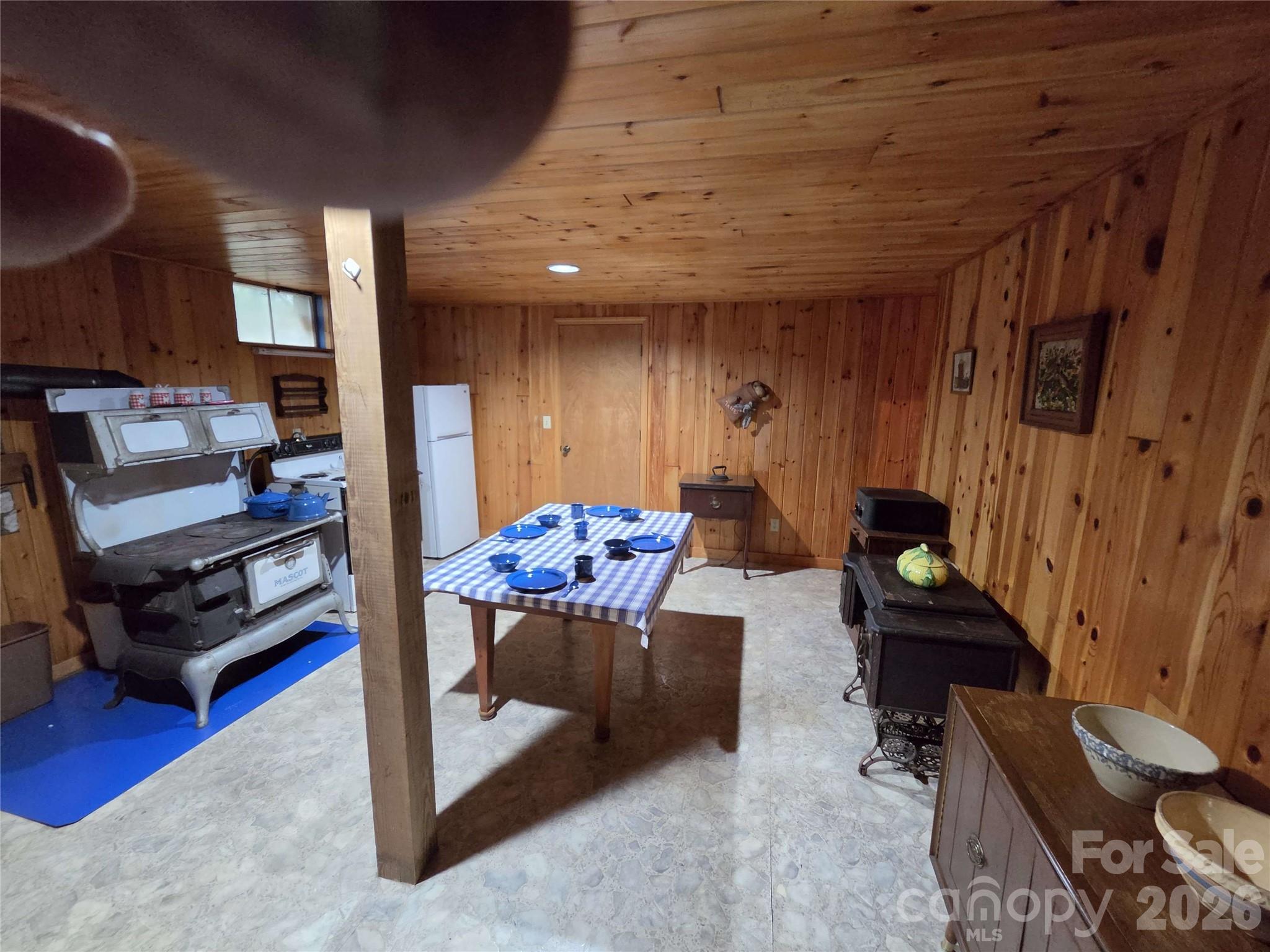 692 Buck Hill Road Newland, NC 28657 - Photo 28 of 31
