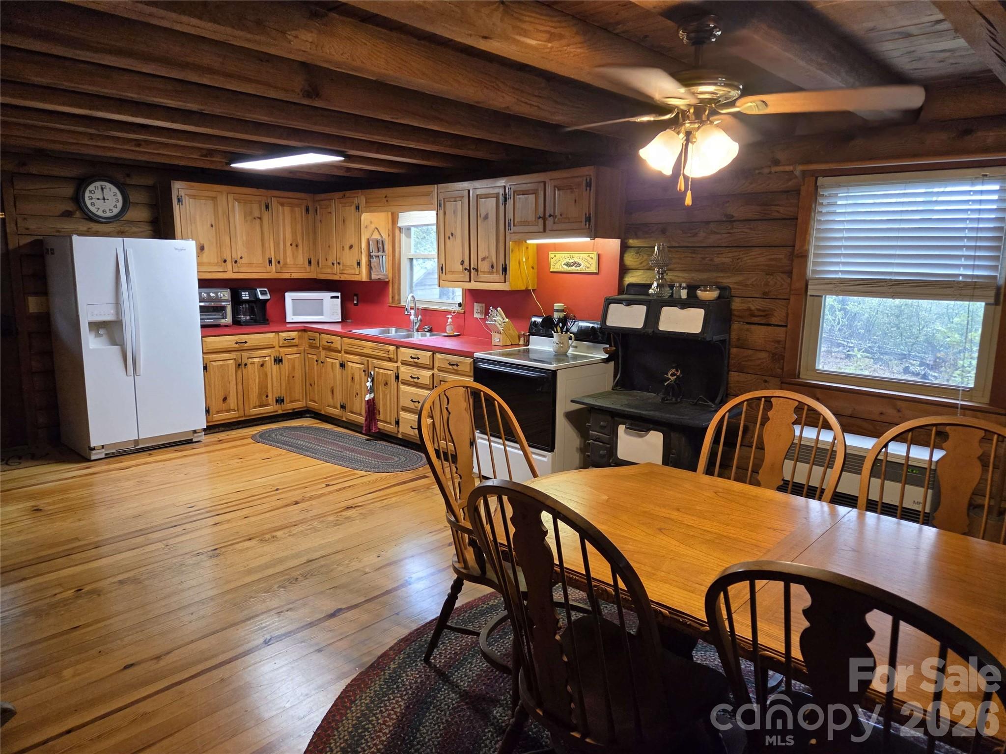 692 Buck Hill Road Newland, NC 28657 - Photo 6 of 31