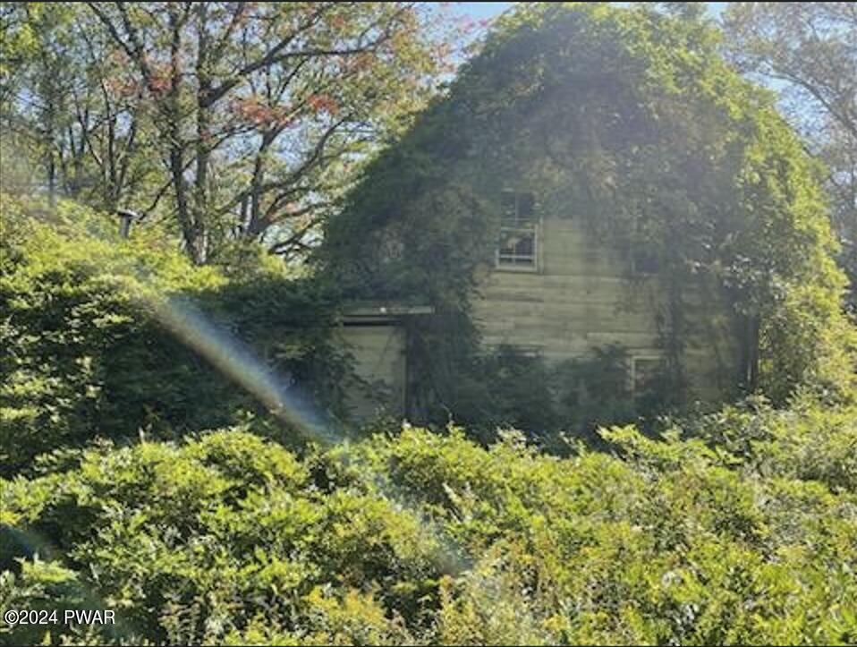 184 Rt 590 Greeley, PA 18425 - Photo 5 of 7