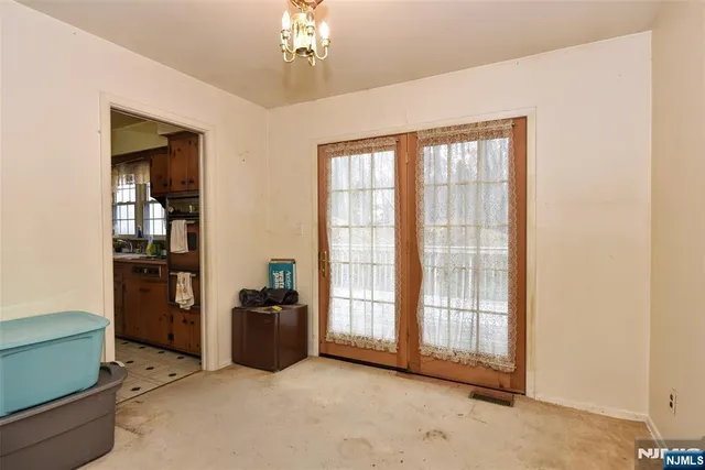 $580,000 | 61 Mackay Avenue, Waldwick, NJ 07463