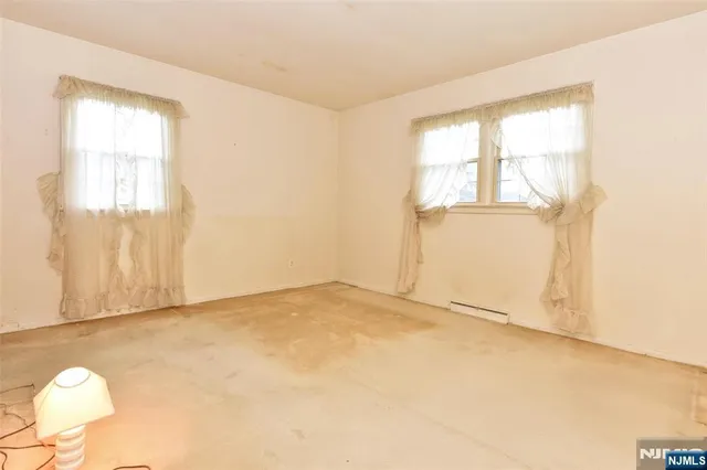 $580,000 | 61 Mackay Avenue, Waldwick, NJ 07463