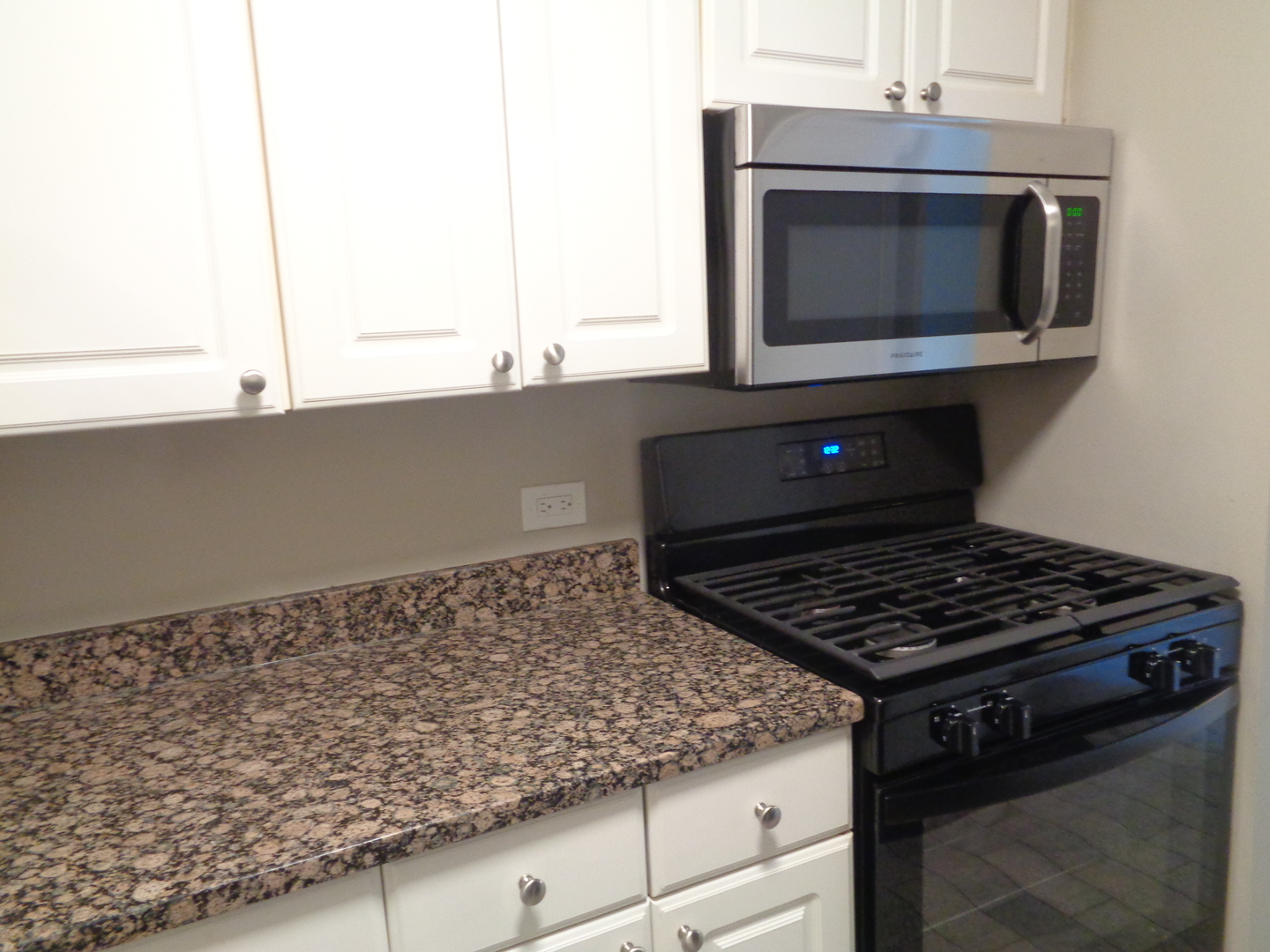 7650 South Harlem Avenue, Unit 2C Bridgeview, IL 60455 - Photo 6 of 9