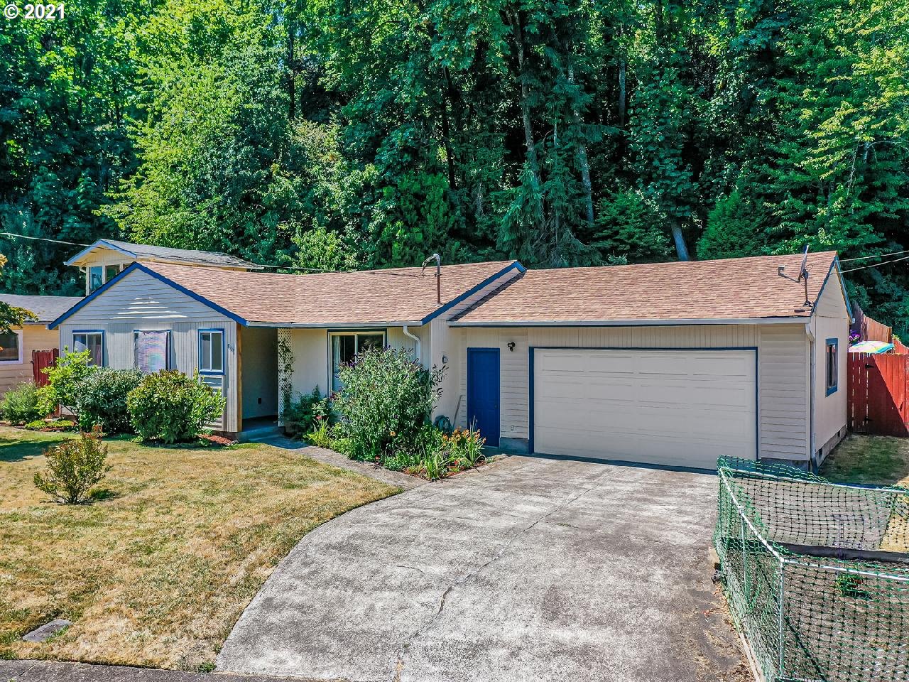 806 Kelly Boulevard Springfield, OR 97477 - Photo 2 of 27
