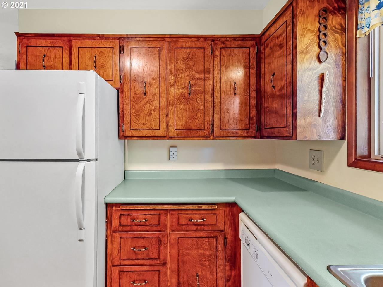 806 Kelly Boulevard Springfield, OR 97477 - Photo 12 of 27