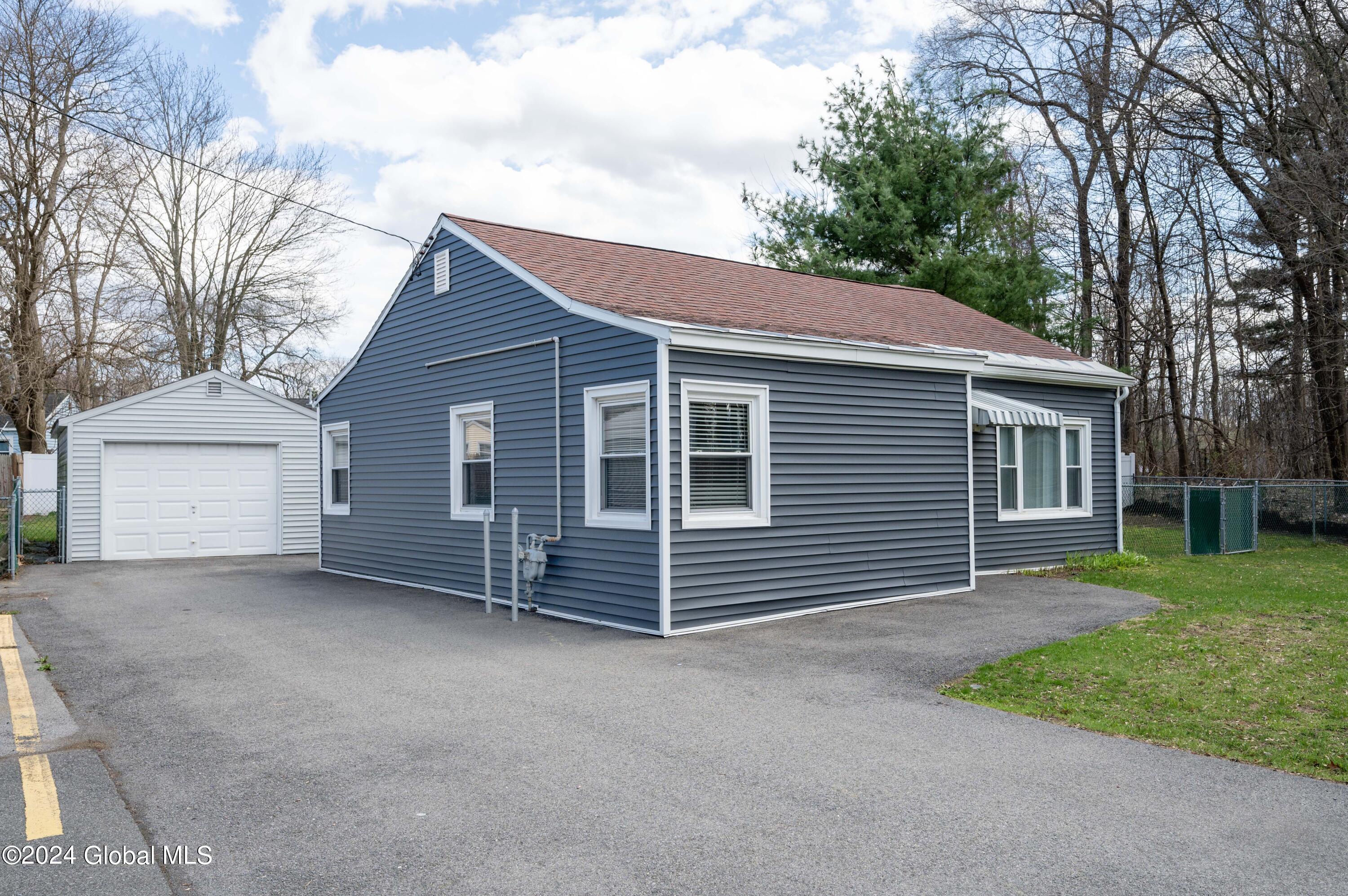 77 Consaul Road Colonie, NY 12205 - Photo 1 of 18 77 Consaul Rd