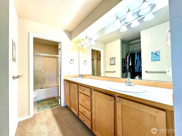 $3,800 | 515 225th Place Northeast, Unit 33, Sammamish, WA 98074