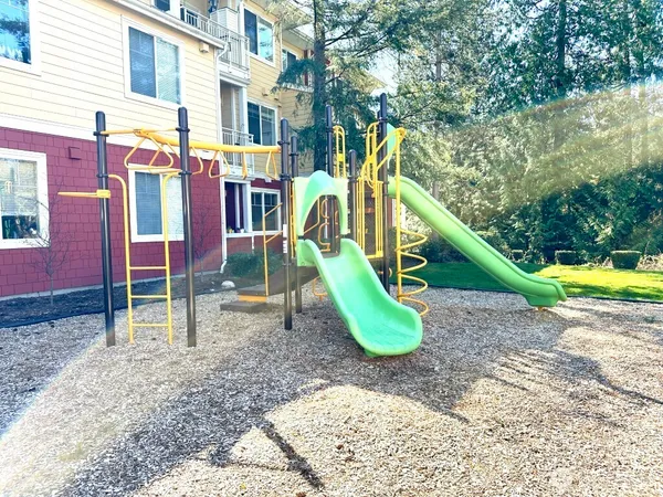 $3,800 | 515 225th Place Northeast, Unit 33, Sammamish, WA 98074
