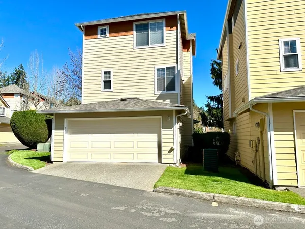 $3,800 | 515 225th Place Northeast, Unit 33, Sammamish, WA 98074