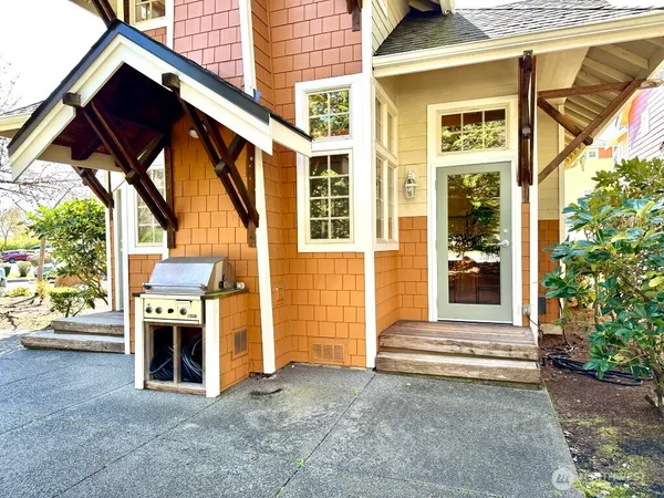 $3,800 | 515 225th Place Northeast, Unit 33, Sammamish, WA 98074