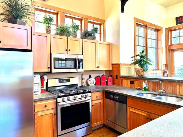 $3,800 | 515 225th Place Northeast, Unit 33, Sammamish, WA 98074