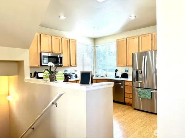 $3,800 | 515 225th Place Northeast, Unit 33, Sammamish, WA 98074