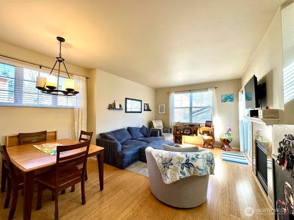 $3,800 | 515 225th Place Northeast, Unit 33, Sammamish, WA 98074