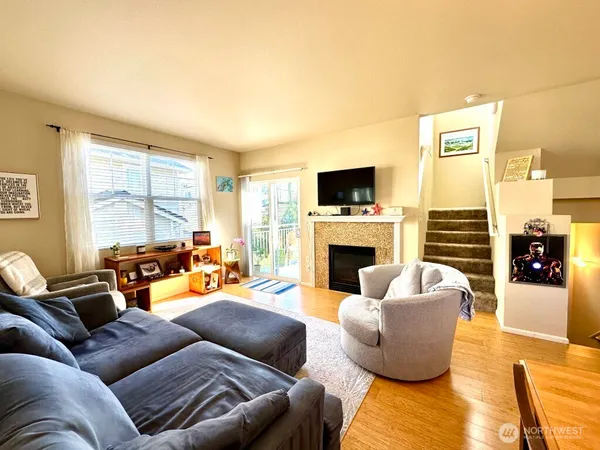 $3,800 | 515 225th Place Northeast, Unit 33, Sammamish, WA 98074