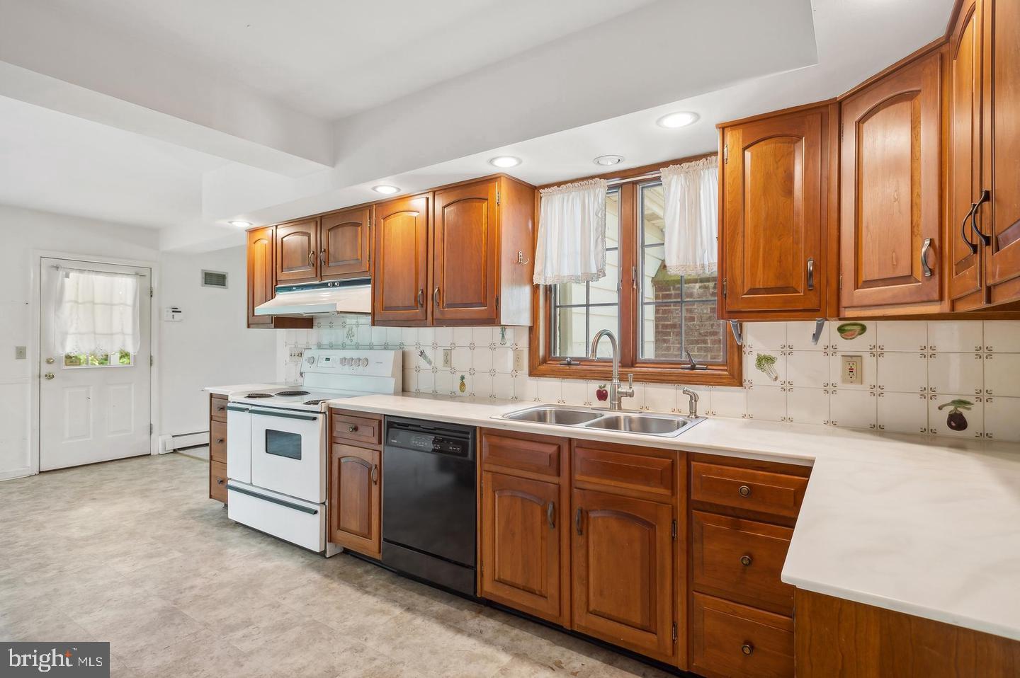 135 Carter Road Princeton, NJ 08540 - Photo 16 of 34 Gallery Image 16