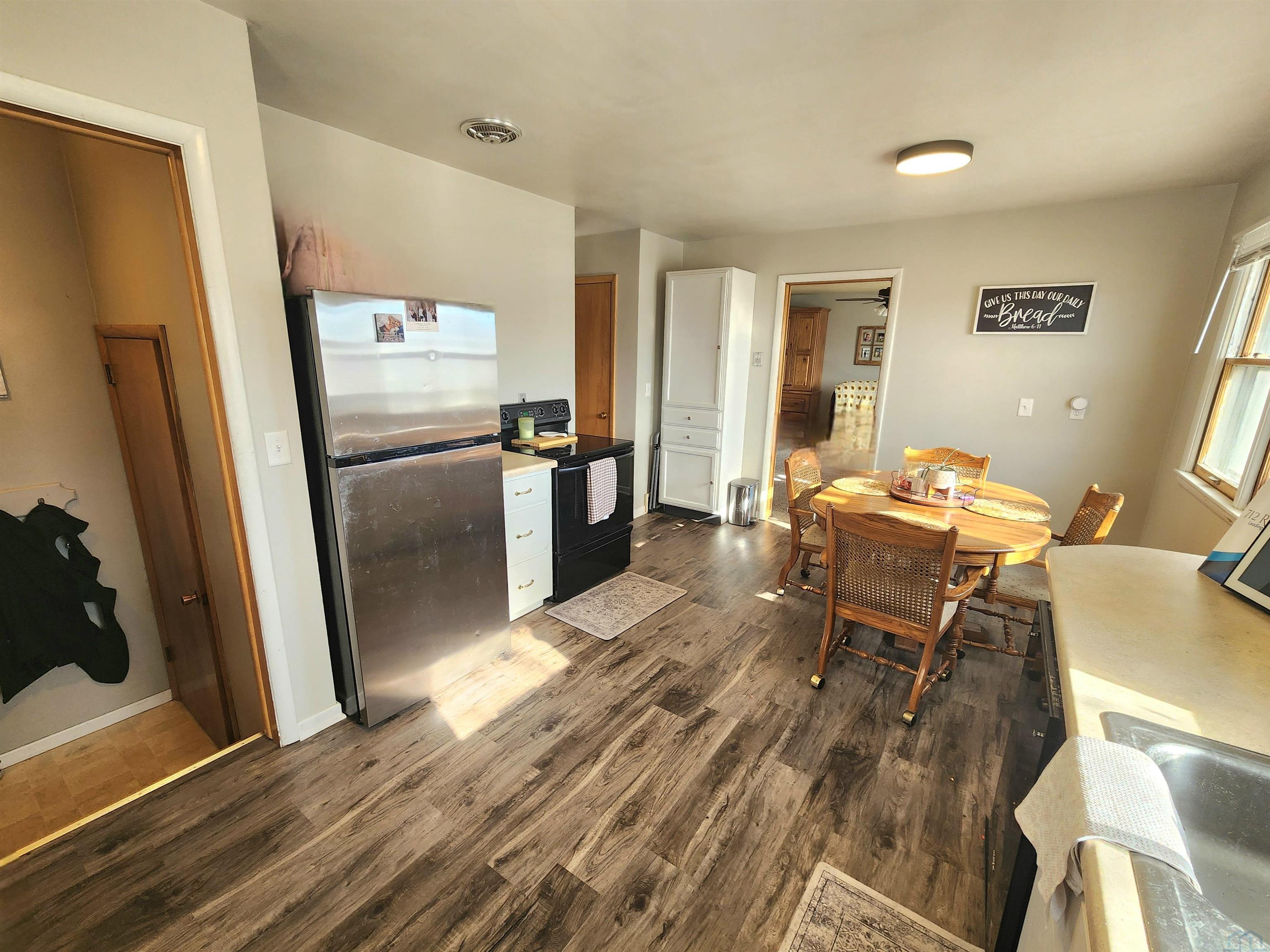 1013 Walnut Street Hull, IA 51239 - Photo 11 of 40 Gallery Image 11