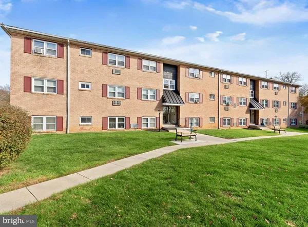 $190,000 | 335 East Lancaster Avenue, Unit E5, Downingtown, PA 19335
